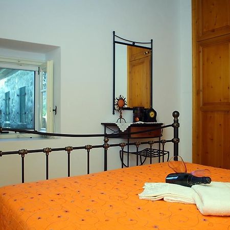 Menelia Cottage Platístoma Quarto foto
